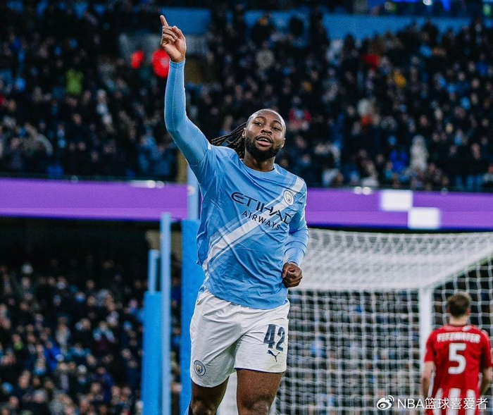 足坛一夜动态：曼城10-1！切尔西新帅5-1开门红 非洲杯四强出炉|足总杯|埃及|泰贾尼-赖因德斯|萨拉赫-叶海亚|拉赫马尔_新浪体育_新浪新闻