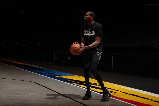 mk体育直播-离奇！KD因防疫规定首次替补 打到一半又被迫退场