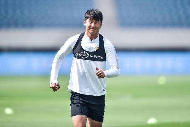 mk体育Amk-郭田雨摘金童提升自信 99国青金童奖“帽子戏法”